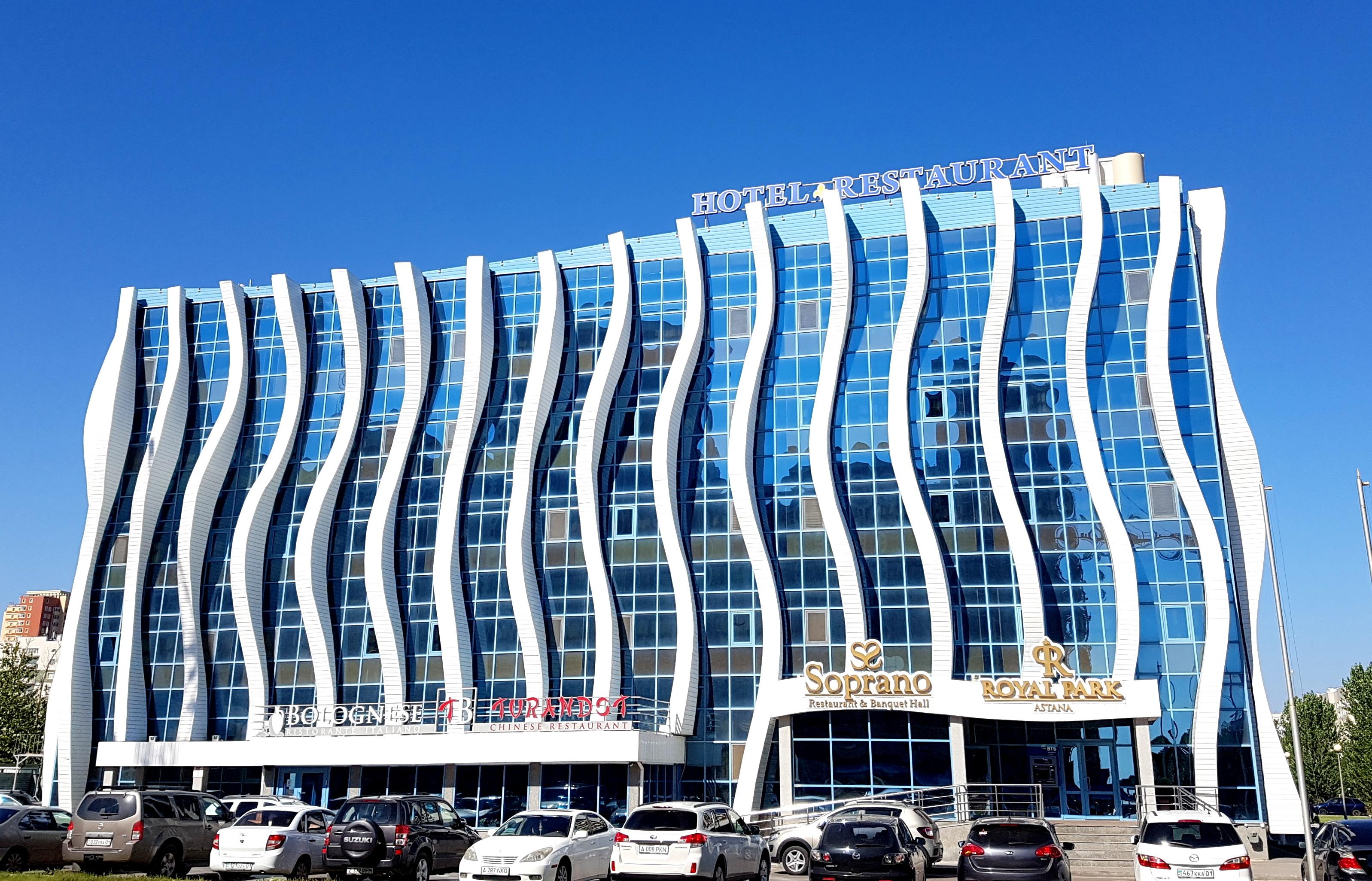 Reikartz Park Astana Ex-Royal Park Hotel & Spa Exterior foto